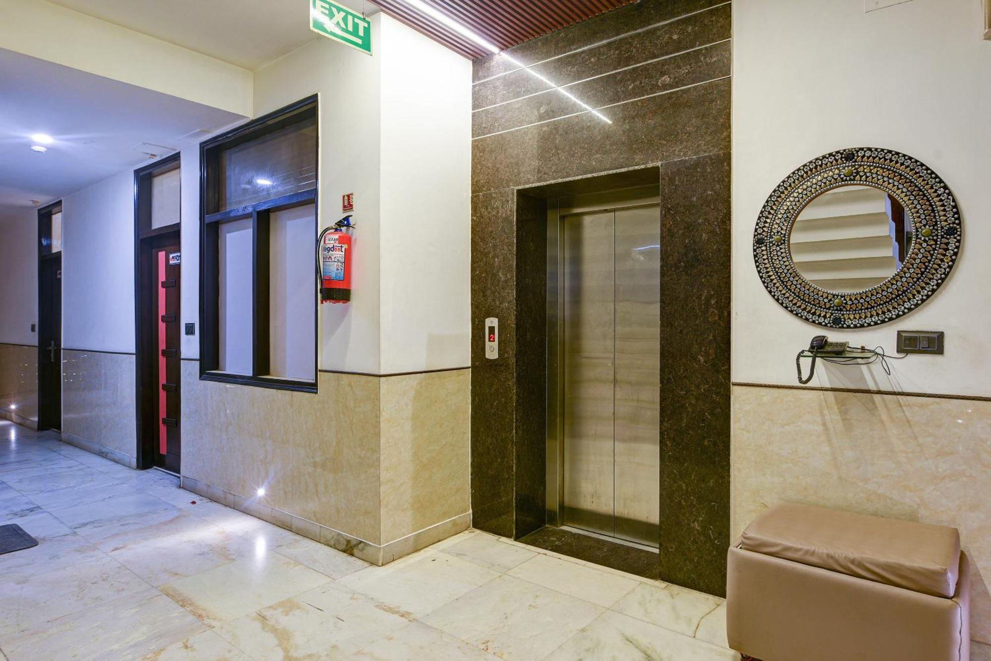 Hotel Baba Deluxe Near New Delhi Railway Station And City Center -By Rcg Hotels Nova Deli Exterior foto