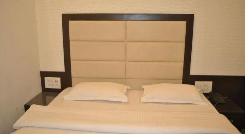 Hotel Baba Deluxe Near New Delhi Railway Station And City Center -By Rcg Hotels Nova Deli Exterior foto
